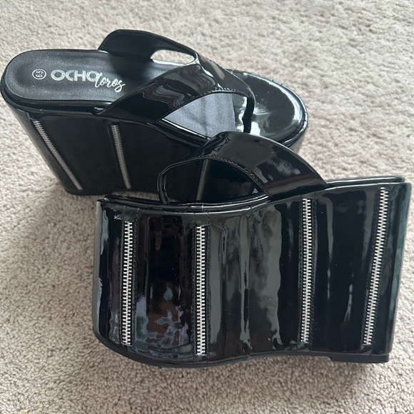 Dollskill zipper platform heels - Picture 3 of 5